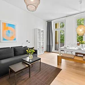 33 Efg Schoenhauser Allee Mit Balkon Apartment Berlin